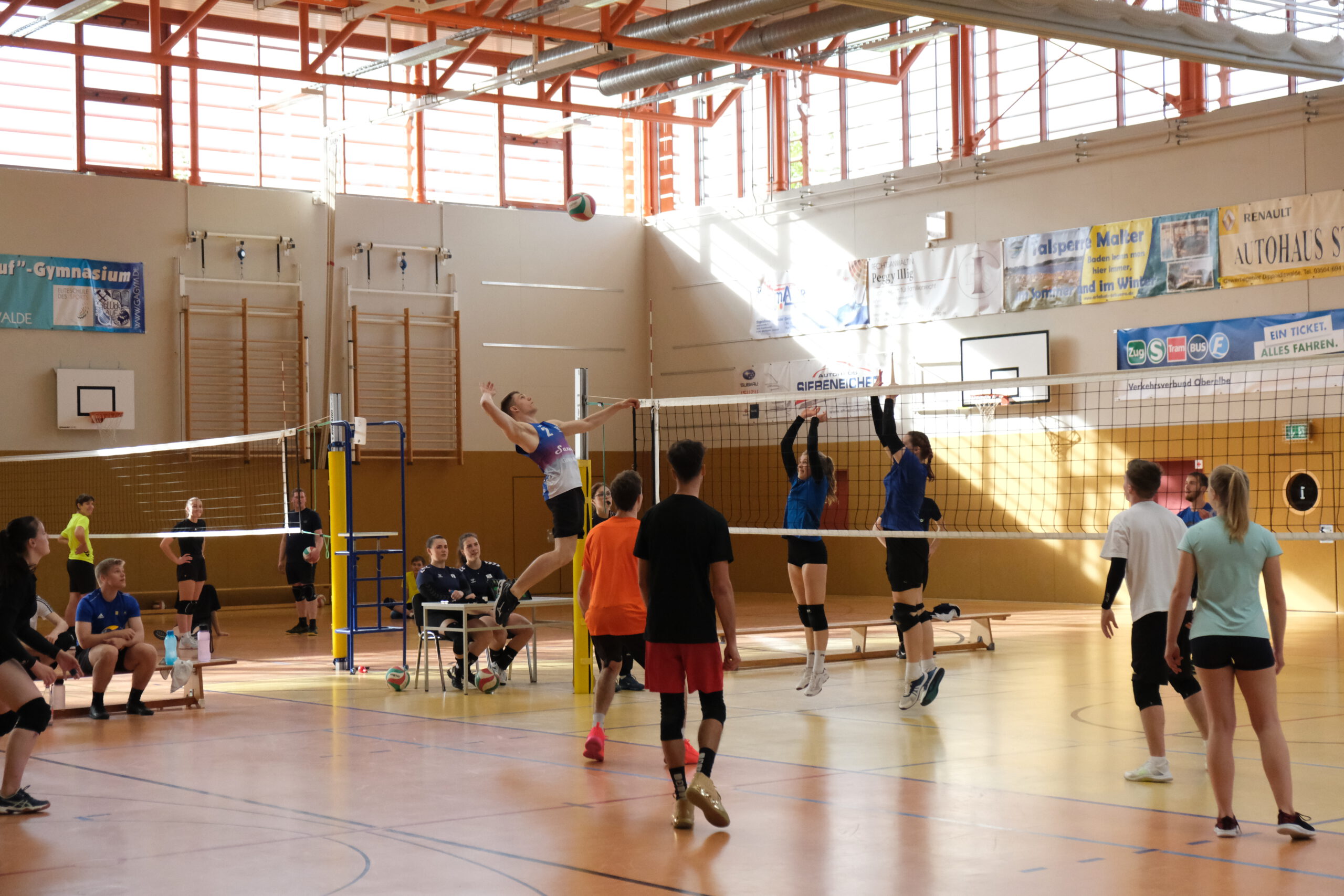 Read more about the article 10. Volleyballturnier des Fördervereins mit Rekordbeteiligung